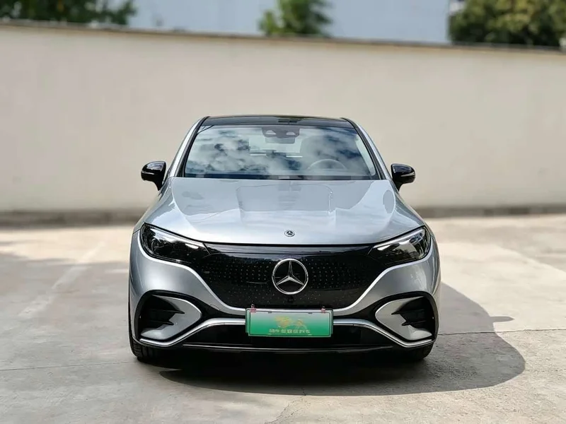 Mercedes-Benz EQE SUV — фото 1