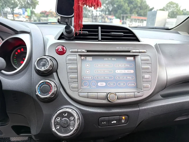 Honda Fit — фото 9