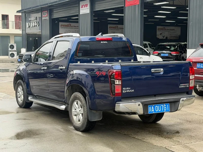 Isuzu D-MAX — фото 10