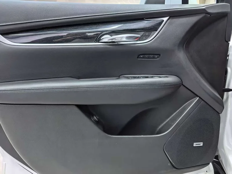 Cadillac XT5 — фото 14