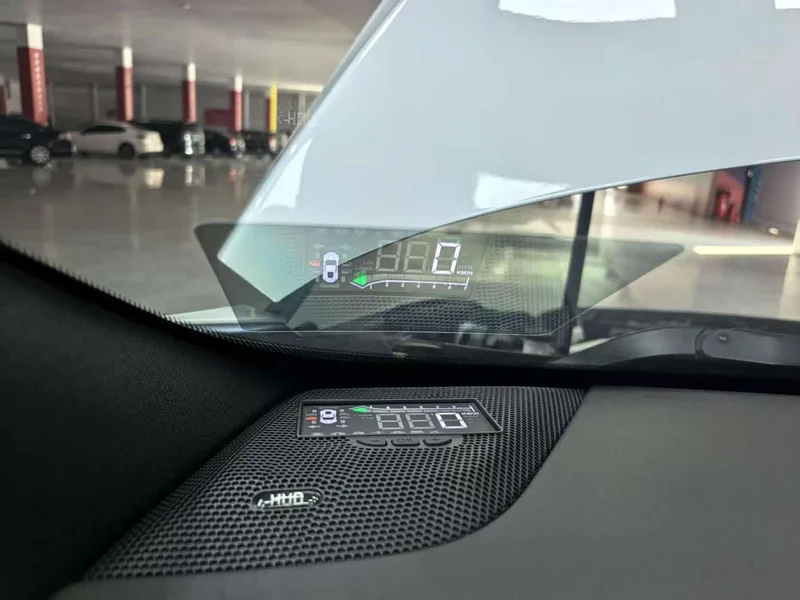 Cadillac XT5 — фото 15
