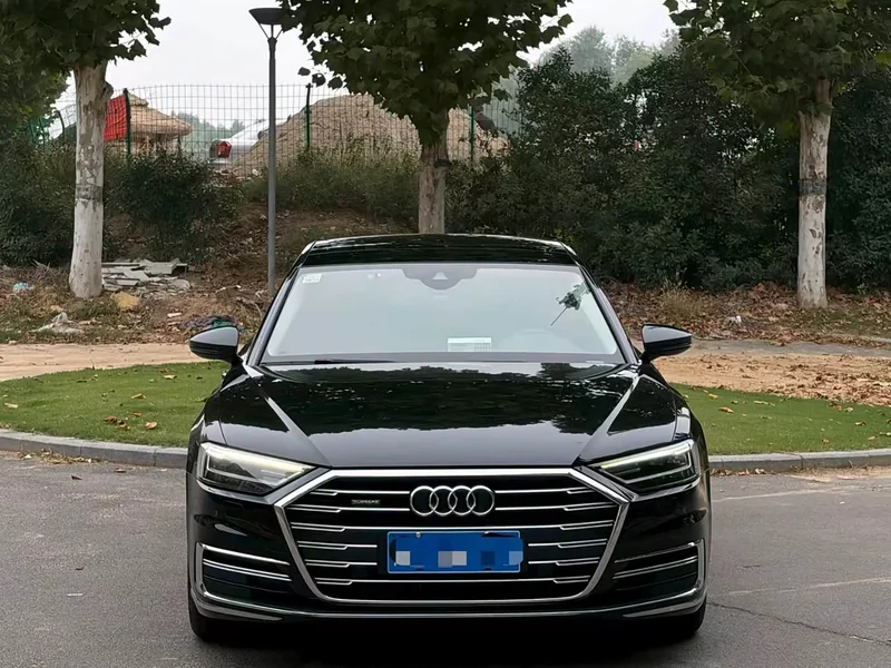 Audi A8 — фото 2