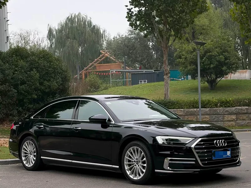 Audi A8 — фото 3