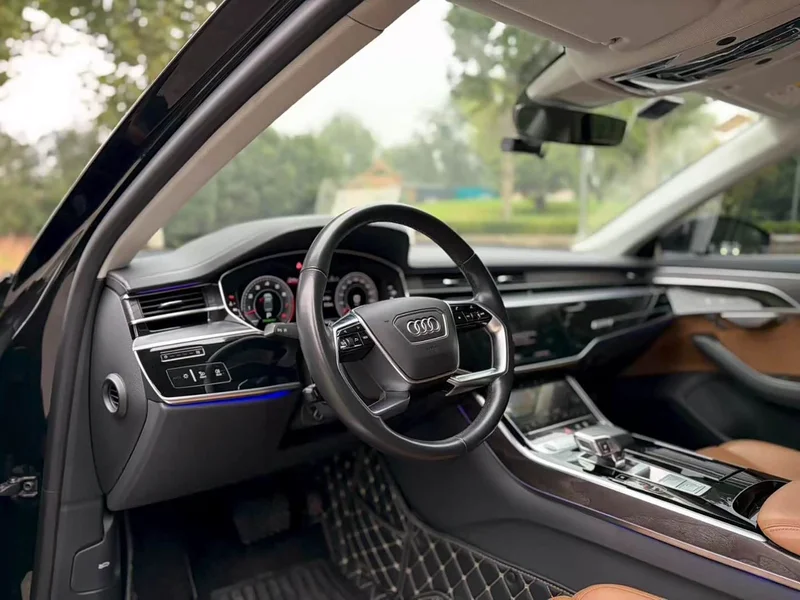 Audi A8 — фото 7