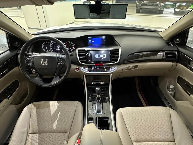 Honda Accord — фото 3
