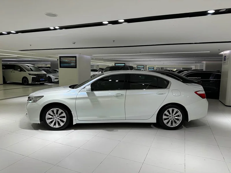 Honda Accord — фото 5