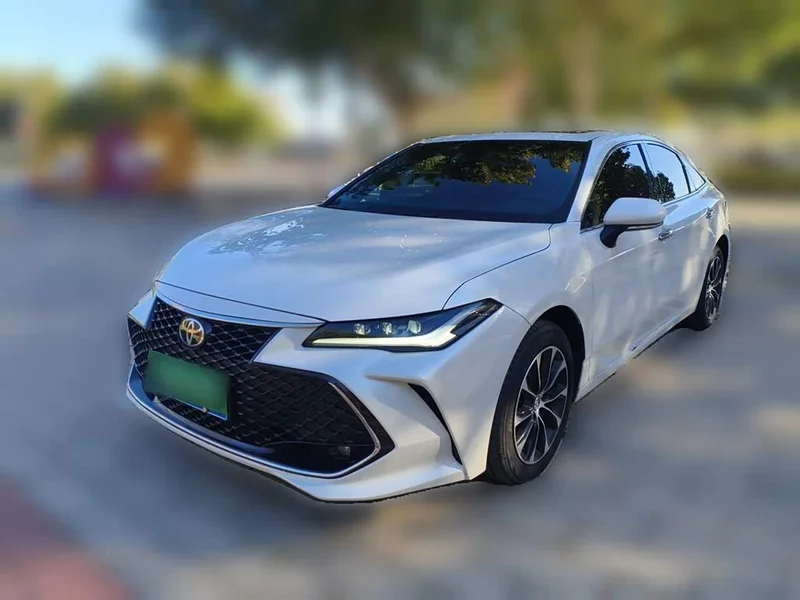 Toyota Avalon — фото 1