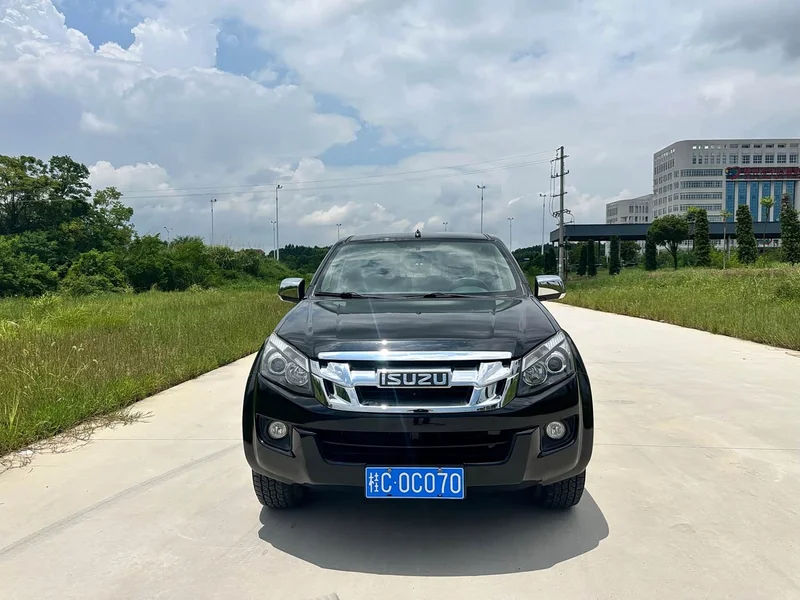 Isuzu D-MAX — фото 2