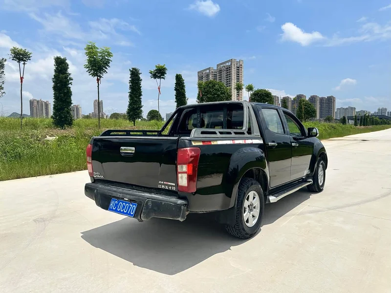Isuzu D-MAX — фото 4