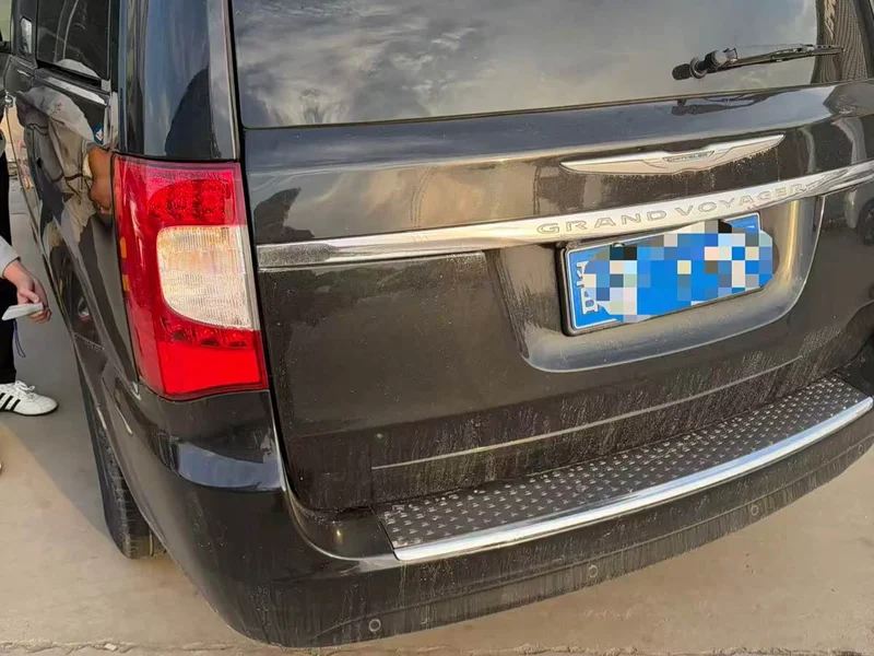 Jeep Grand Voyager (Imported) — фото 3