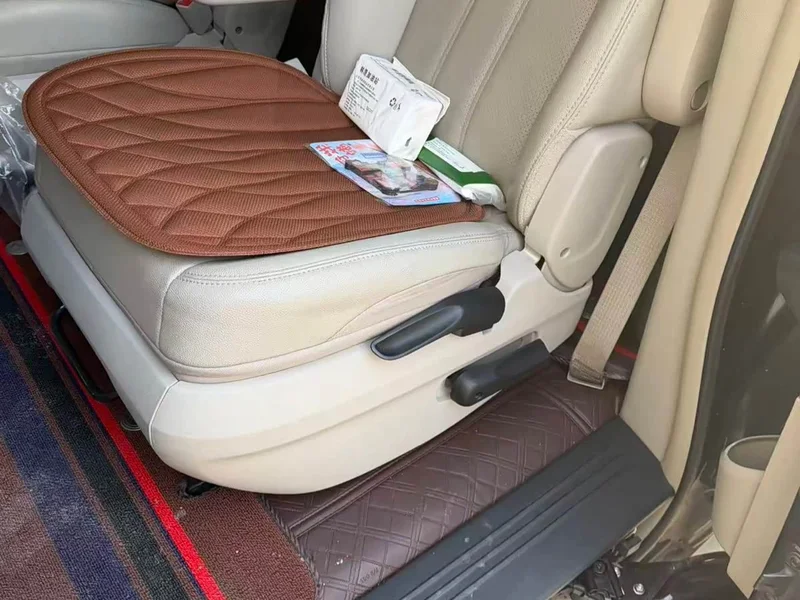 Jeep Grand Voyager (Imported) — фото 9