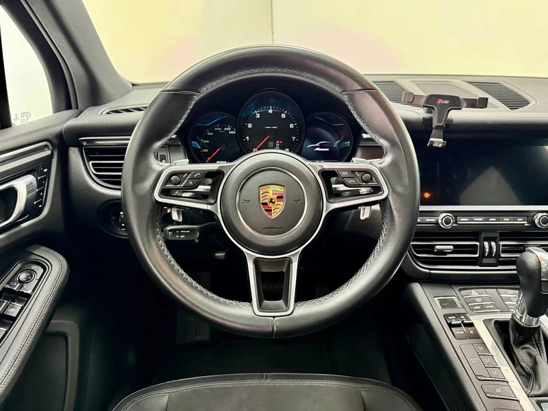 Porsche Macan — фото 12