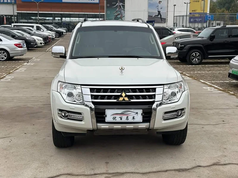 Mitsubishi Pajero (Imported) — фото 2