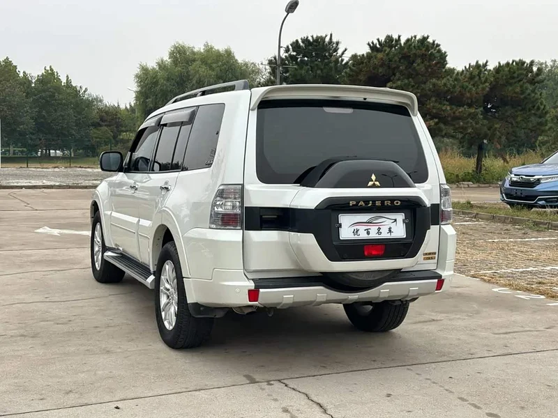 Mitsubishi Pajero (Imported) — фото 4