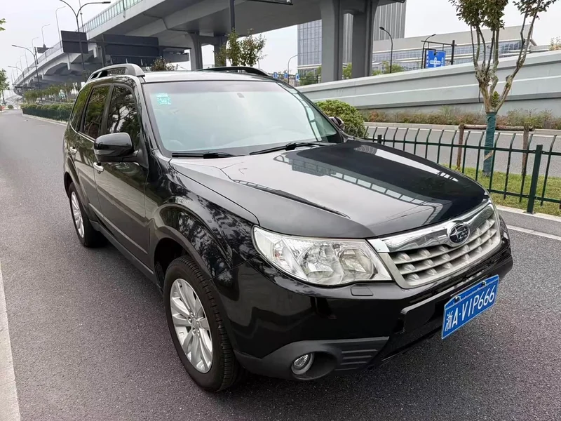 Subaru Forester — фото 3