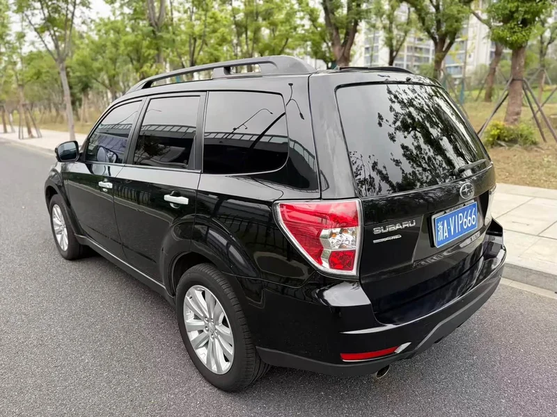 Subaru Forester — фото 4