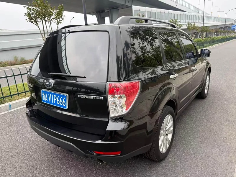 Subaru Forester — фото 6