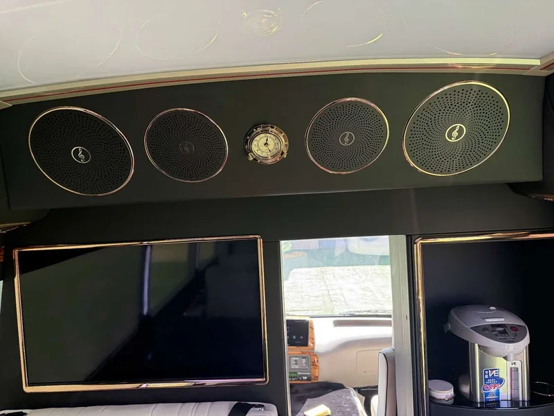 Toyota Coaster — фото 14