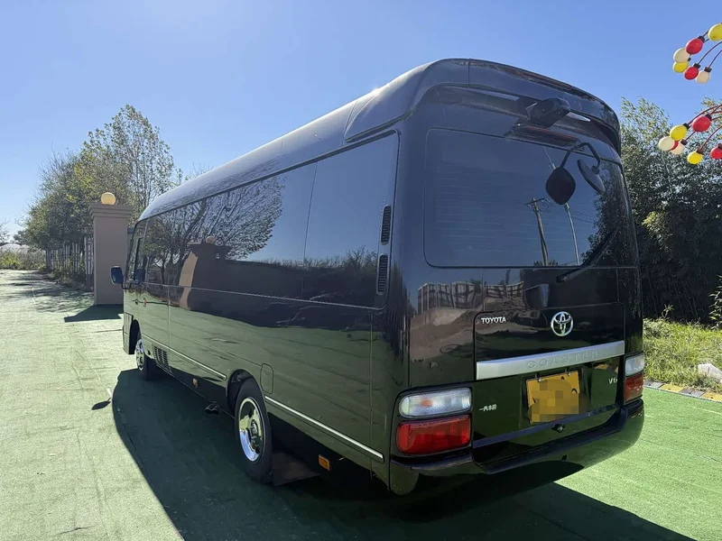 Toyota Coaster — фото 19