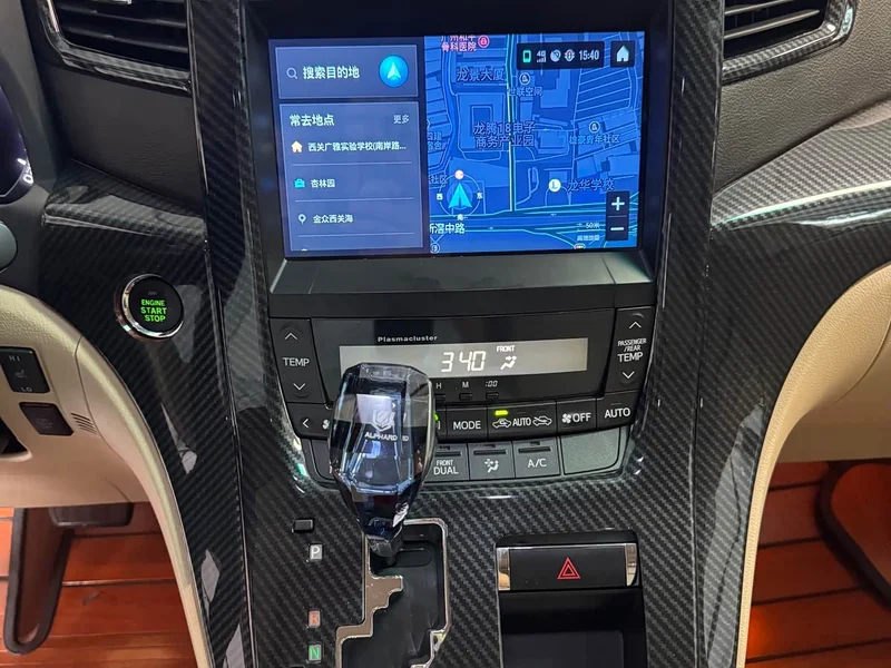 Toyota Alphard — фото 11