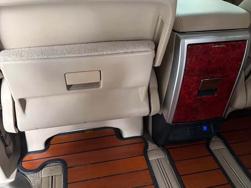 Toyota Alphard — фото 14