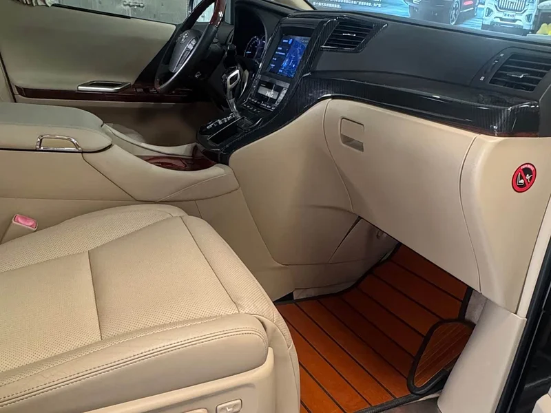 Toyota Alphard — фото 17