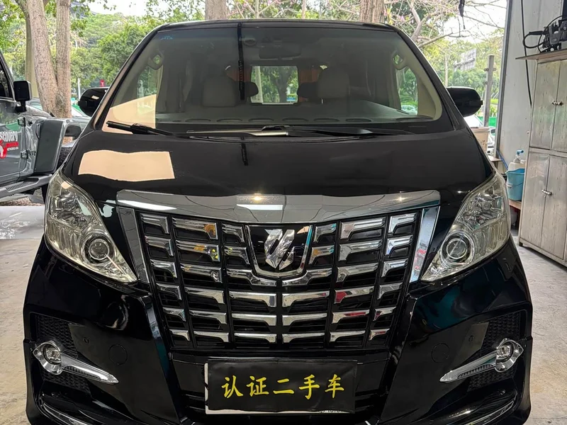 Toyota Alphard — фото 2