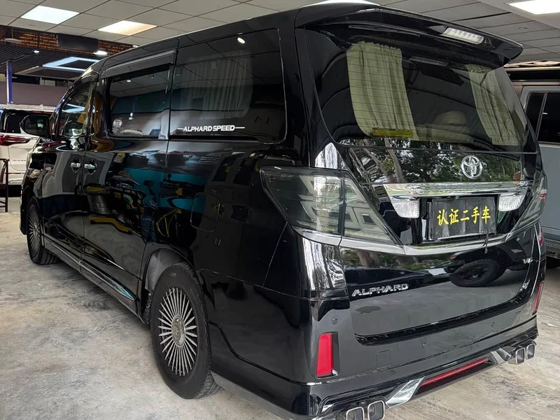 Toyota Alphard — фото 22