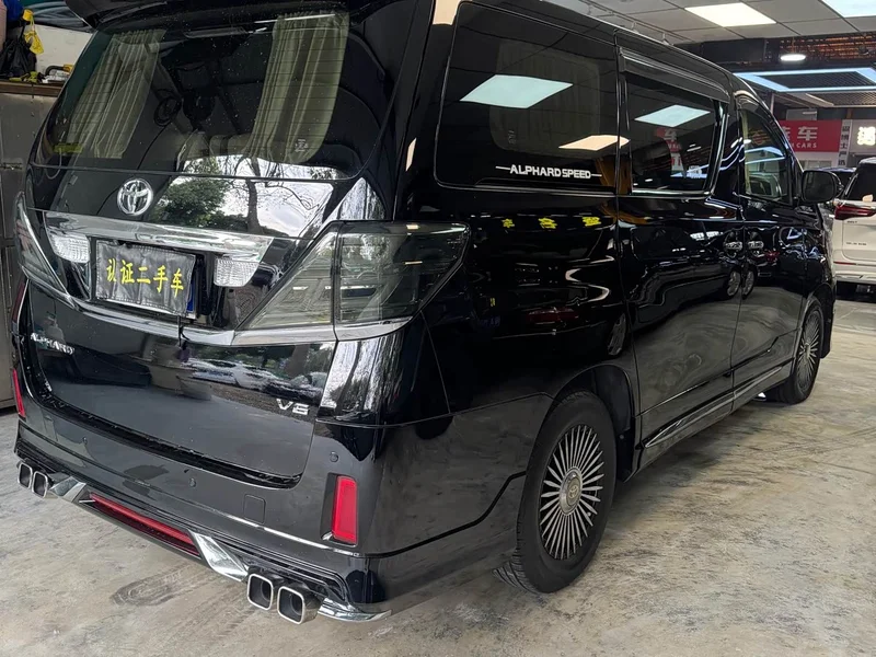 Toyota Alphard — фото 23