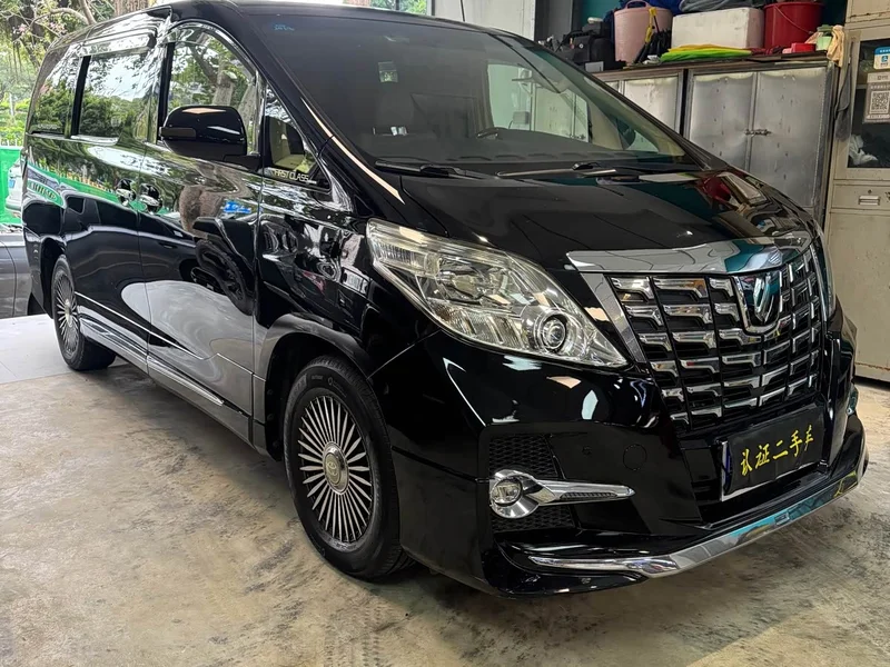 Toyota Alphard — фото 3