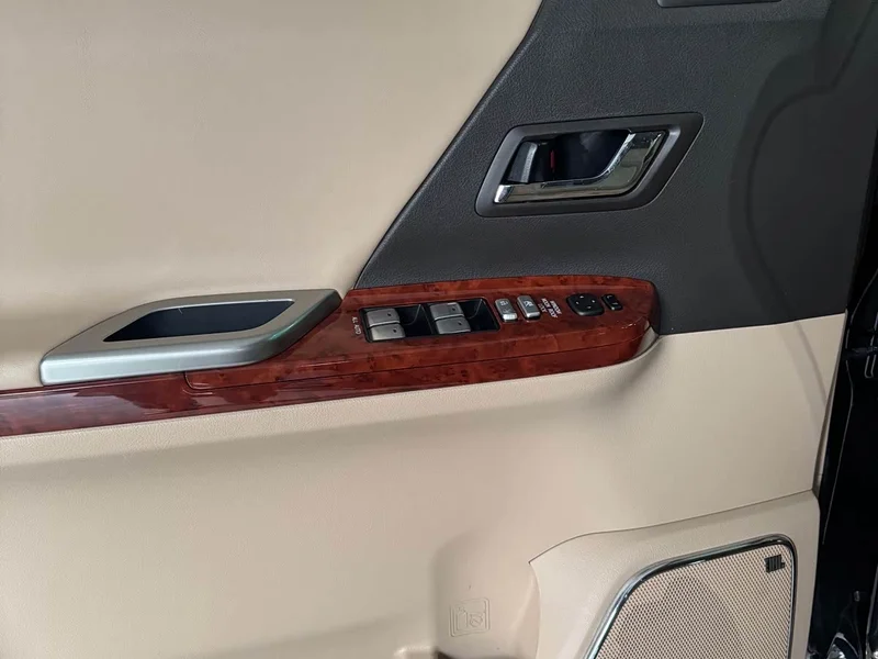 Toyota Alphard — фото 7