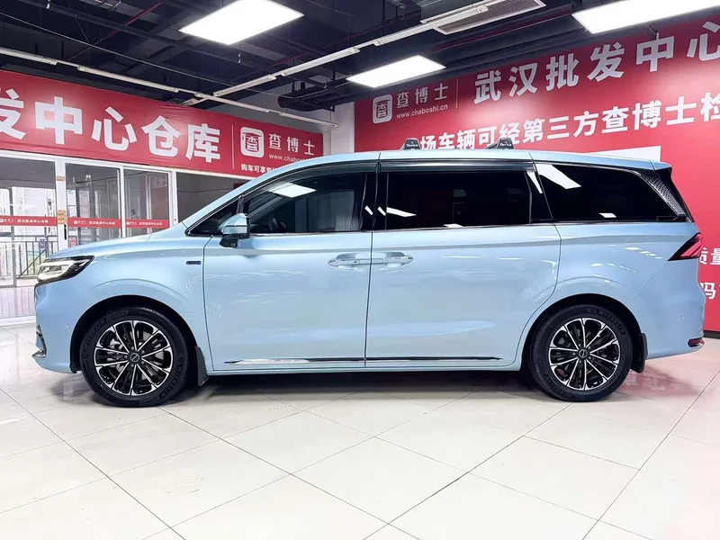 Roewe iMAX8 — фото 4