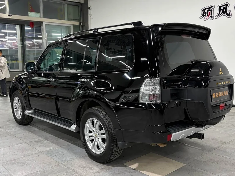 Mitsubishi Pajero (Imported) — фото 3