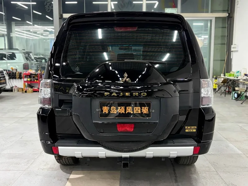 Mitsubishi Pajero (Imported) — фото 4