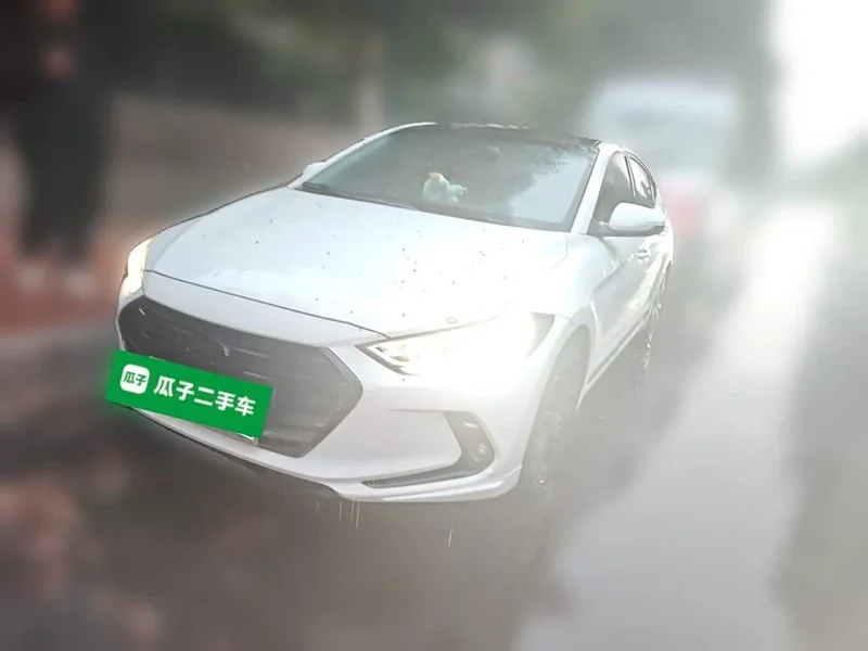 Hyundai Elantra Sport — фото 1