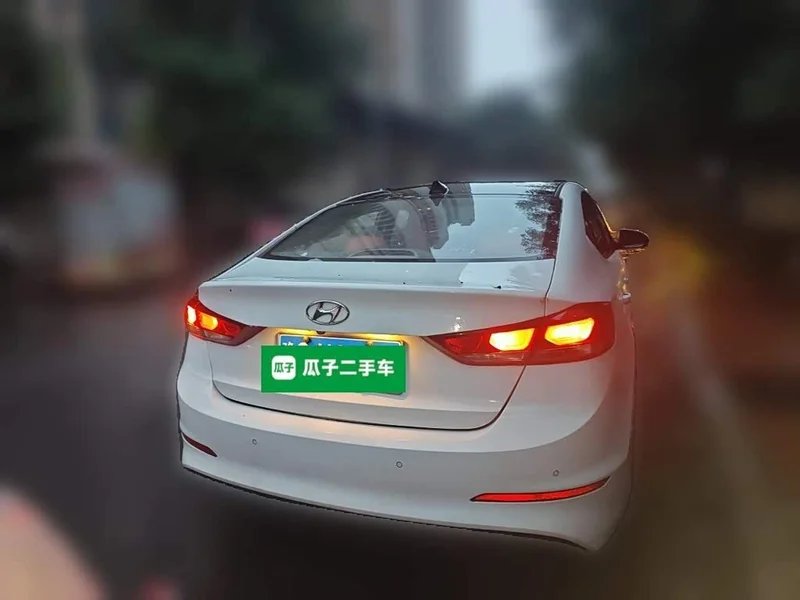 Hyundai Elantra Sport — фото 3