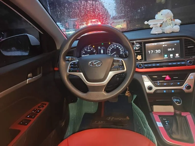 Hyundai Elantra Sport — фото 6