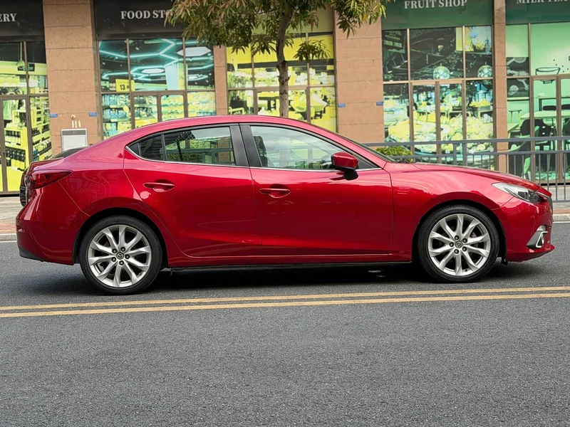 Mazda 3 Axela — фото 11