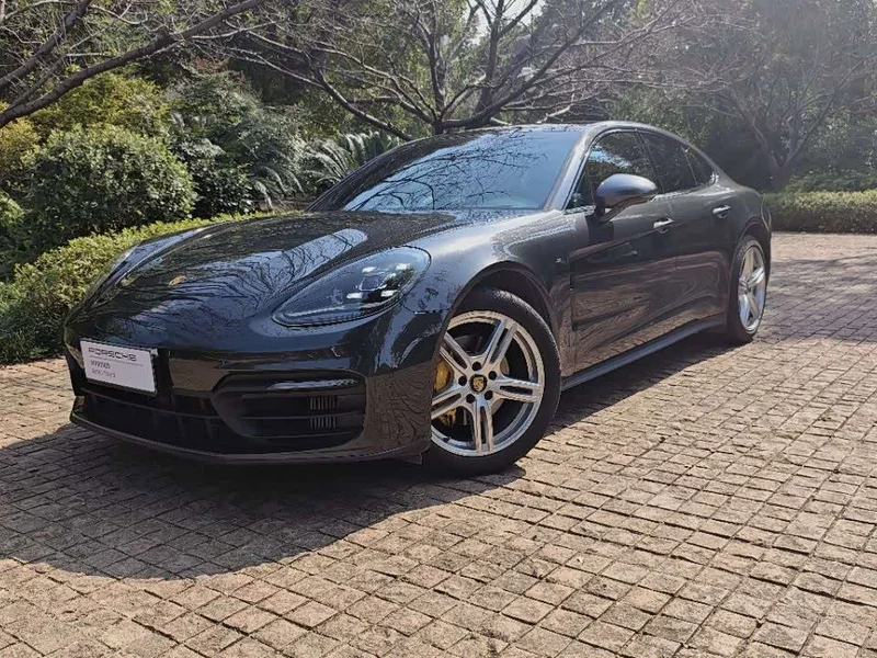 Porsche Panamera — фото 1