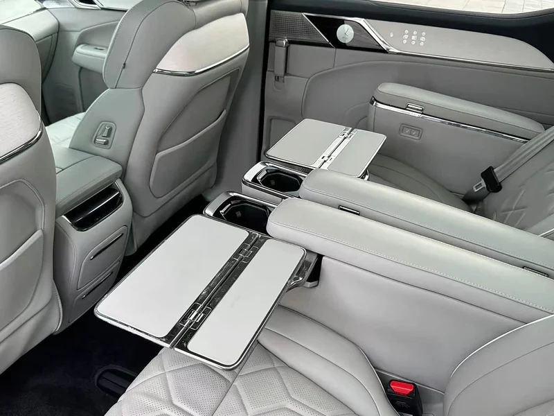 Volvo EM90 — фото 14