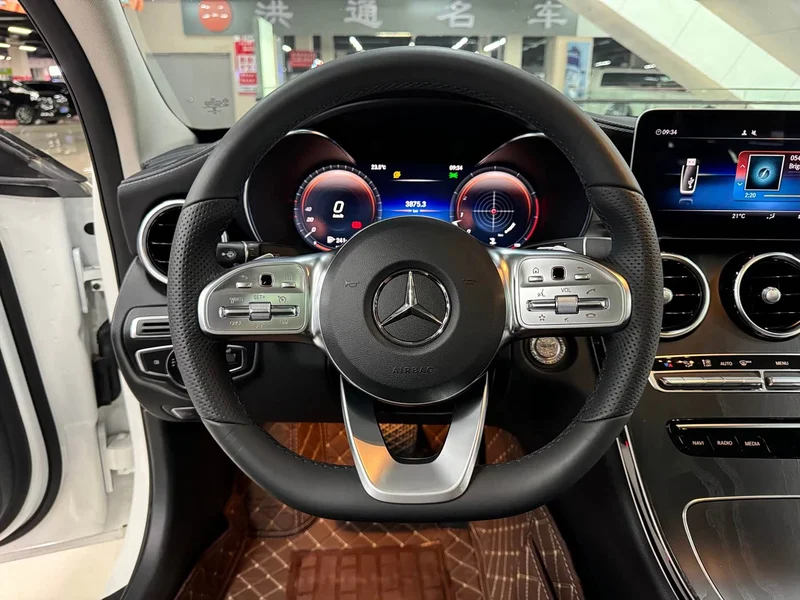 Mercedes-Benz C-Class — фото 12