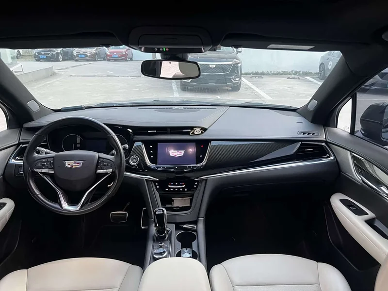 Cadillac XT6 — фото 7