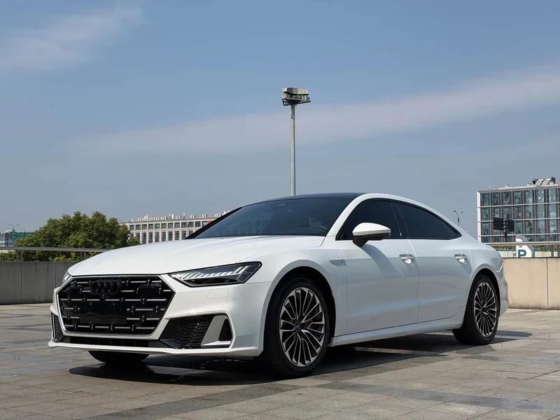 Audi A7L — фото 1