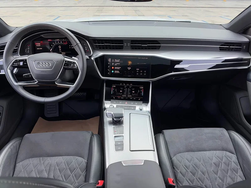 Audi A7L — фото 9