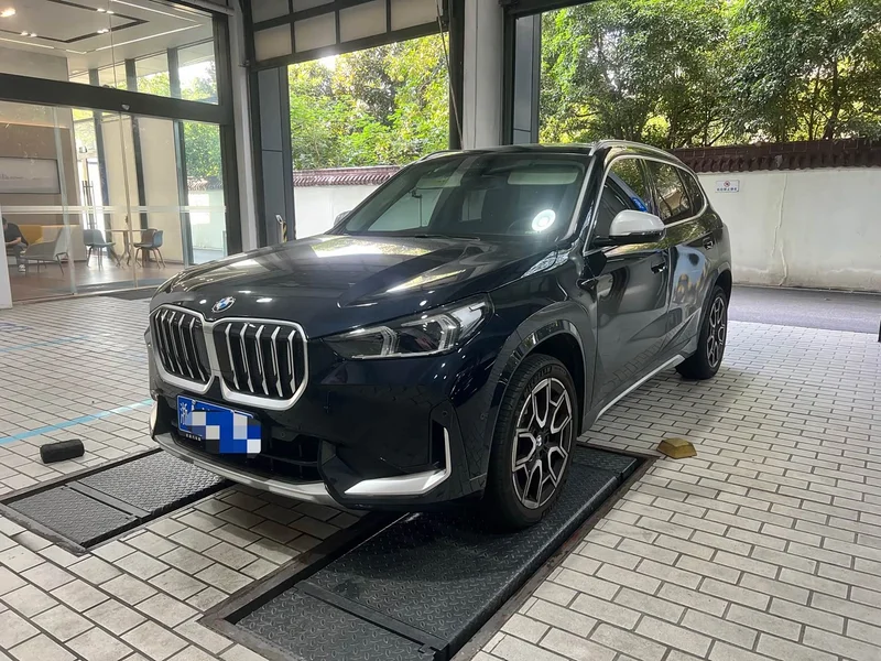 BMW X1 — фото 1