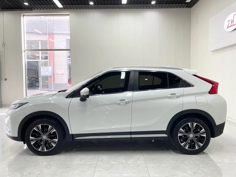 Mitsubishi Eclipse Cross — фото 5