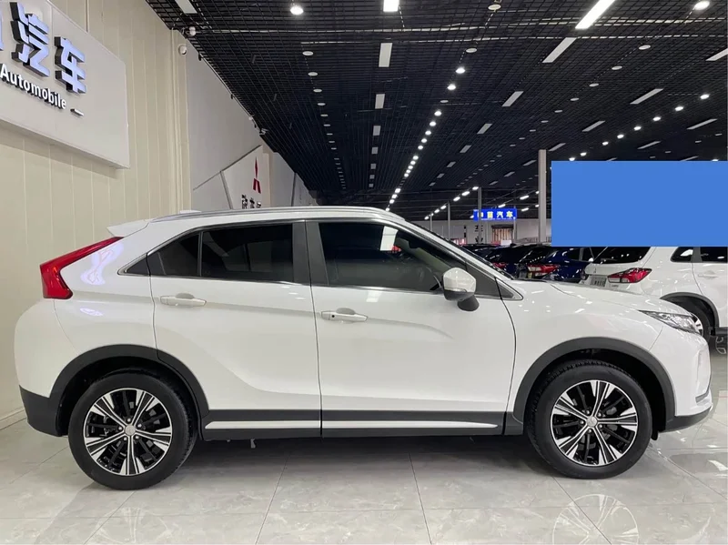 Mitsubishi Eclipse Cross — фото 9