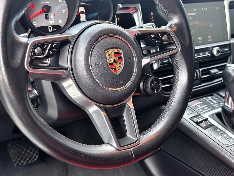 Porsche Macan — фото 11