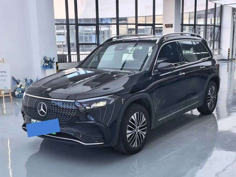 Mercedes-Benz EQB — фото 1