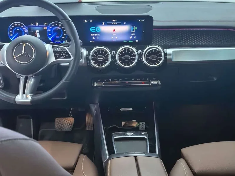 Mercedes-Benz EQB — фото 12